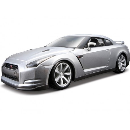 Bburago auto Nissan GT-R 1:18 striebornéSte vášnivý zberateľ kovových modelov áut? Alebo len chcete urobiť radosť svojmu dieťaťu