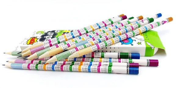 Ceruzka s násobilkouDrevené ceruzky sú základnou pomôckou každého školáka. Grafitové ceruzky HBCena je za 1 kusV prípade balenia obsah 12 ks