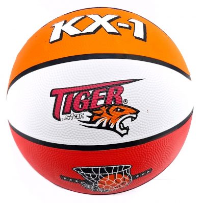 Basketbalová lopta Tiger Star KX-1 veľkosť 7Basketbalová lopta Tiger Star je vďaka kvalitnému zvršku z tvrdej gumy veľmi odolná voči akýmkoľvek vonkajším podmienkam. Prináša väčšiu kontrolu nad loptou a umožňuje lepší úchop lopty.  Kvalitný povrch ponúka väčšiu kontrolu nad loptouVeľkosť 7