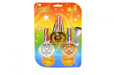 Medaile setSada medailí pre deti so stuhou na zavesenie okolo krku. Priemer 5.5 cmSada obsahuje 1 zlatú