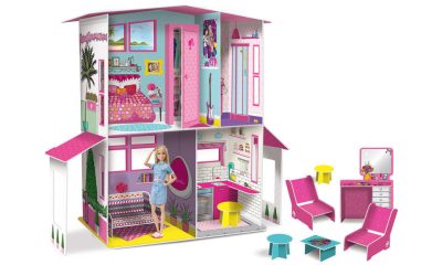 zábavu a hru pre všetky dievčatá a milovníčky bábik Barbie. Na dvoch poschodiach nájdete 4 izby: kuchyňu