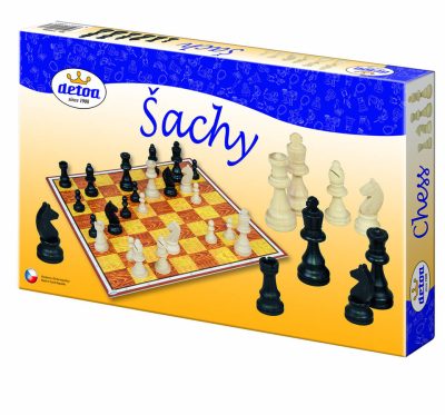 Detoa Šachy spoločenská hraŠach - jedna z najznámejších doskových hier. Hra obsahuje drevené šachové figúrky (rozmery kráľa sú 30x74 mm) a herný plán z tvrdého kartónu s rozmermi 330x330 mm. Zábava pre každú vekovú skupinu. Šach pomáhajú rozvíjať logické a taktické myslenie. Výrobok spĺňa požiadavky EÚ na bezpečnosť hračiek a je vhodný pre deti od 3 rokovObsah balenia : Šachové figúrky 32 ks