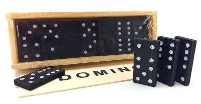 Domino drevenéKlasická zábavná hra na spoločné chvíle strávené s priateľmi v praktickej drevenej krabičke. Ideálne pre deti aj dospelých.