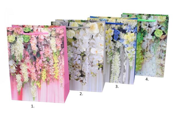 Darčeková taška kvetyDarčeková taška vyrobená z kvalitného tvrdého papiera s rôznymi motívmi