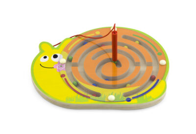 Drevený magnetický labyrintDrevený magnetický labyrint s motívom slimáka je skvelá didaktická hračka