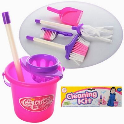 Upratovacia sada Clean Play Set 8 ksNapodobňuje vás vaše dieťa pri domácich prácach