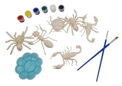 Hmyz na maľovanieBalenie obsahuje rôzne druhy plastového hmyzu vhodného na vymaľovanie podľa vlastnej fantázie. Súčasťou balenia je miska