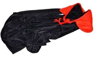 Upírsky plášťDetský upírský plášť s červeným limcom sa hodí ku kostýmu upíra alebo čerta. dĺžka: 125 cmšírka: 90 cm